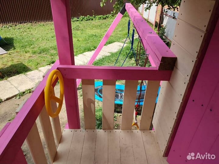 Детские деревянный домик на сваях