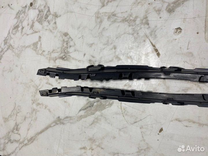 Крепление бампера заднее Skoda Rapid cfna 2015