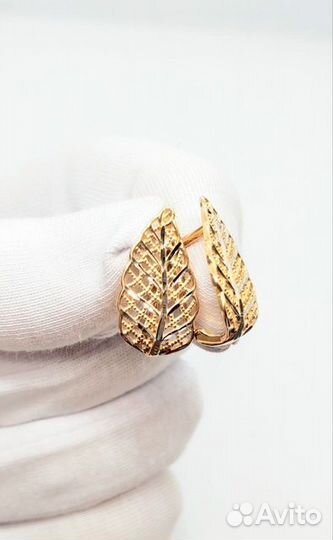 Золотые серьги