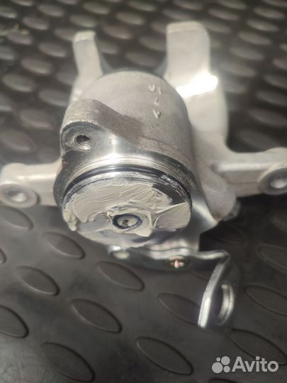 Суппорт задний левый passat b6