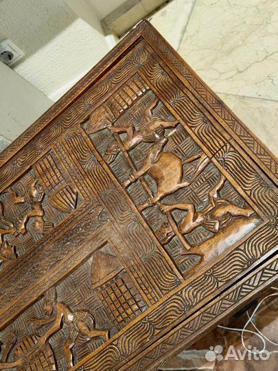 Гарнитур стол и панно музей Дерево Резьба Африка