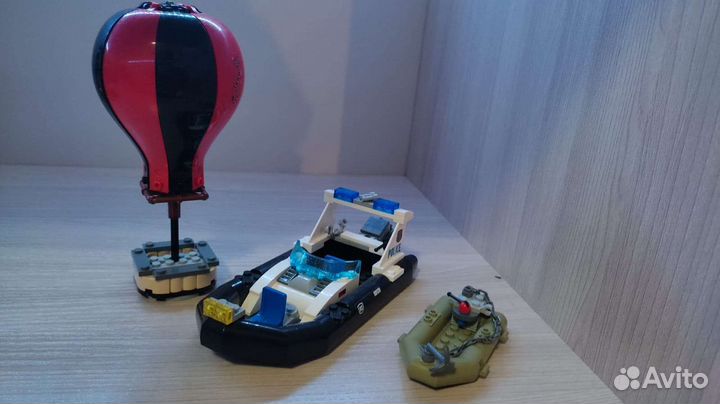 Lego. Три постройки из 60130. Оригинал