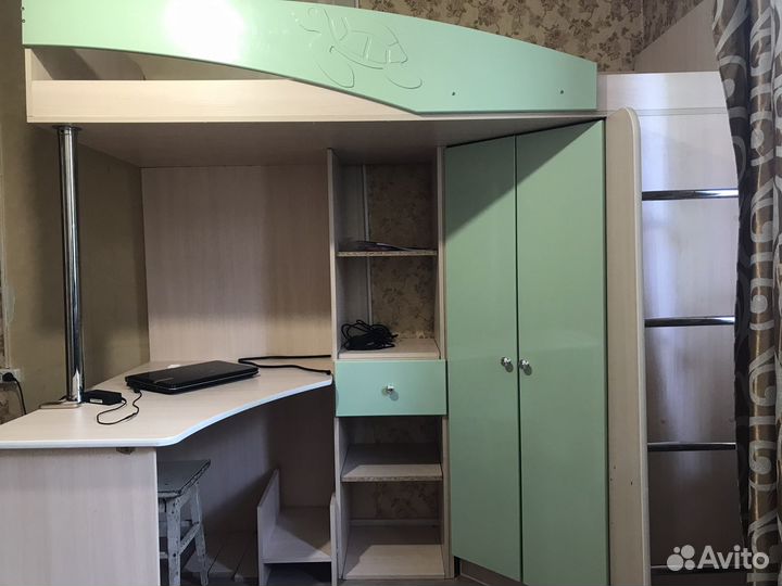 Двухъярусная кровать