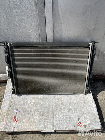 Радиатор охлаждения на Renault Fluence 1,6 АКПП