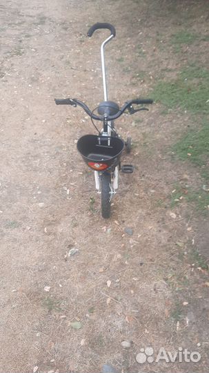 Детский велосипед с ручкой