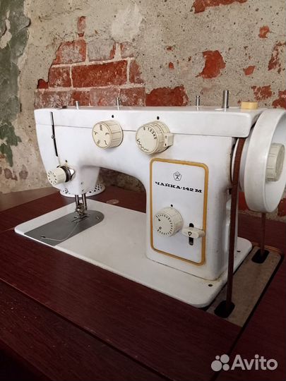 Швейная машинка чайка 142м