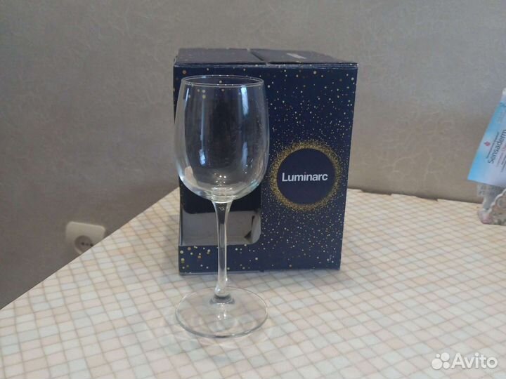 Бокалы для вина новые