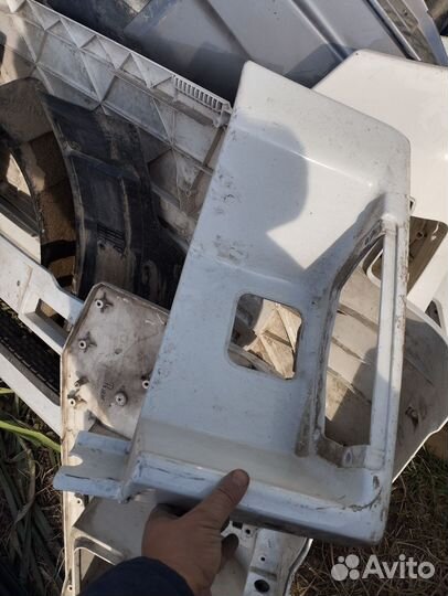 Подножка левая Sitrak c7h