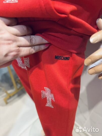 Moschino костюм