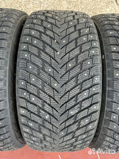 Arivo Ice Claw ARW7 275/40 R21