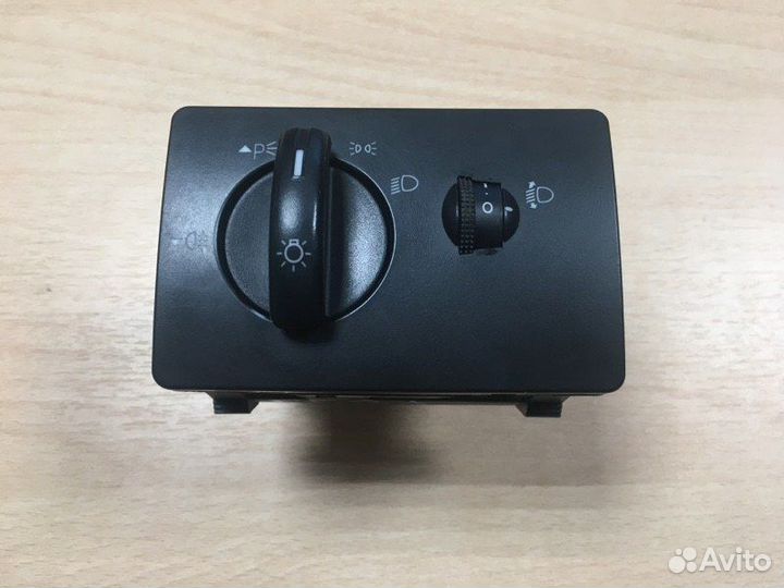 Блок управления светом Ford Focus 2 хэтчбек 1.4