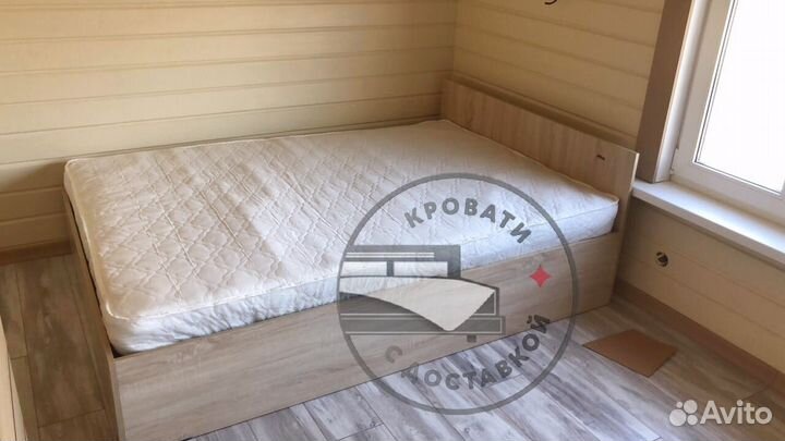 Кровать с матрасом