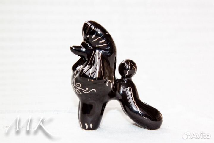 Пудель в золоте - статуэтка из фарфора