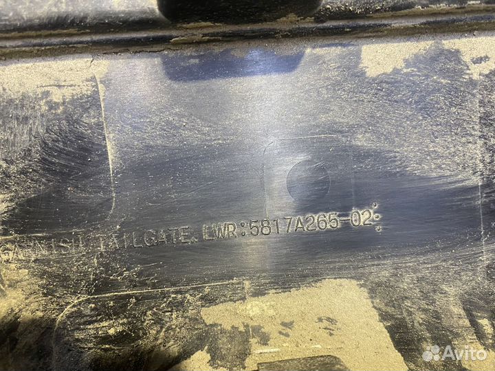 Mitsubishi Outlander 3 с 2015 - Накладка двери баг