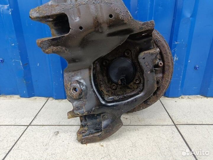 Кулак задний правый Ford Focus 1.4 asdb 2007