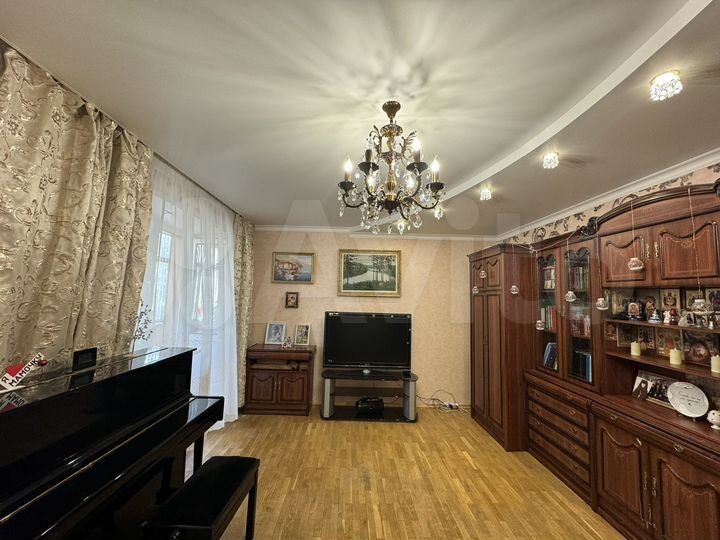 3-к. квартира, 74,2 м², 2/10 эт.