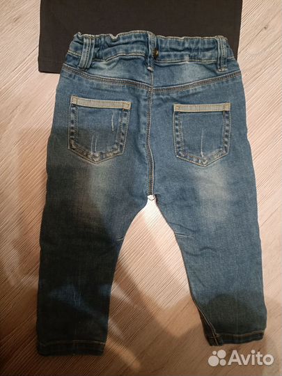 Джинсы и футболка на мальчика размер 80