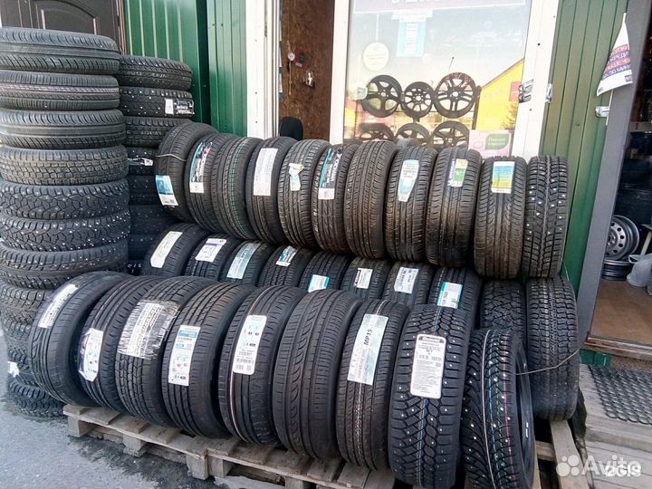 Michelin X-Ice North 4 215/55 R17 98T