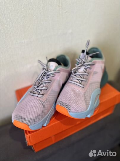 Кроссовки nike женские