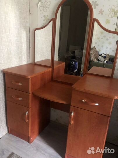 Туалетный столик
