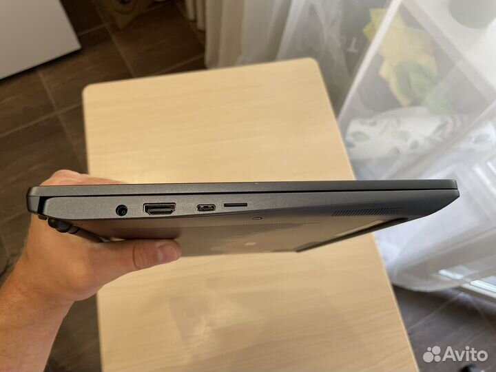 Ноутбук MSI Modern 14 8/8 256 gb