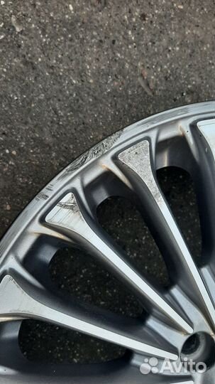 Диск литой 18