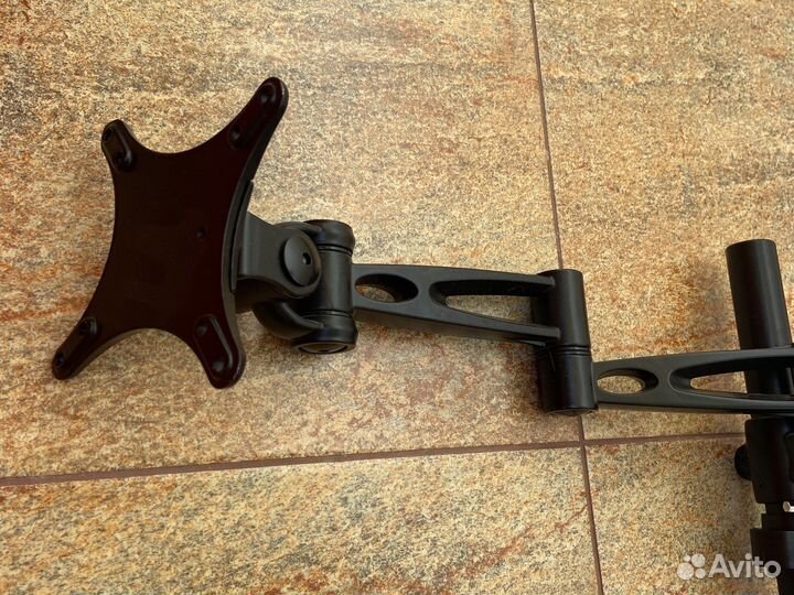 Крепление для монитора с кронштейном