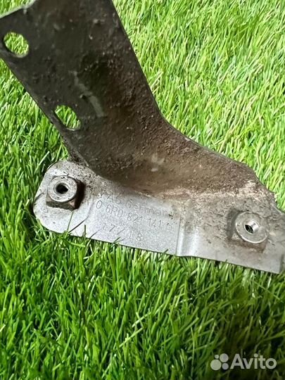 Кронштейн крыла передний левый Volkswagen Polo