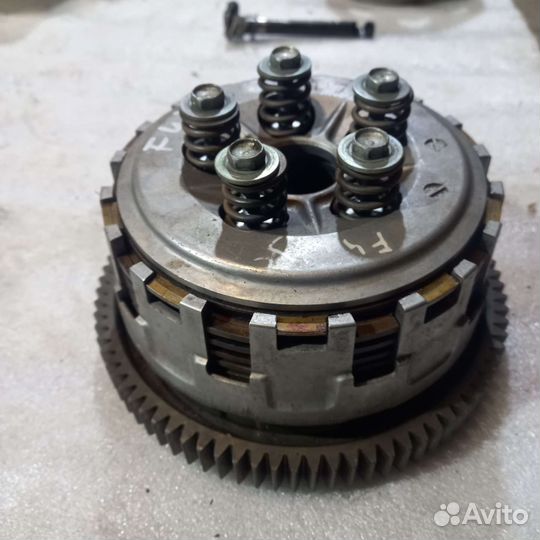 Корзина сцепления Honda CBR 600F4i в разборе