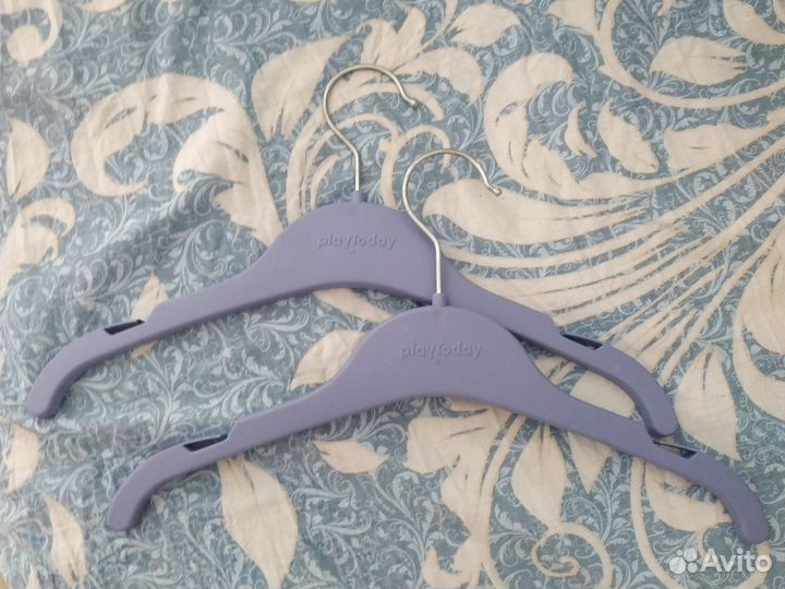 Продам детские вешалки