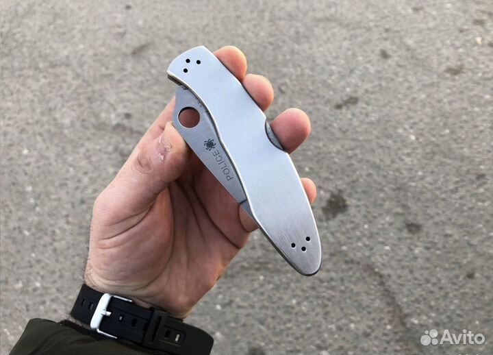Нож Spyderco Police с серейтором