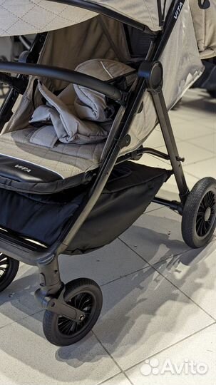 Прогулочная коляска новая