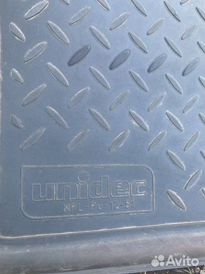 Автомобильные коврики резиновые