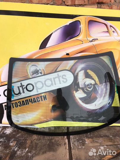 Volkswagen jetta стекло заднее