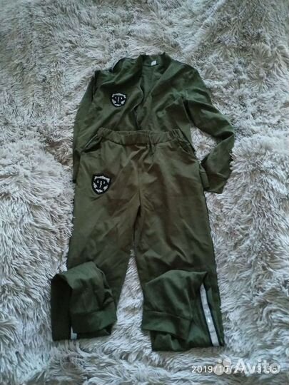 Спортивный костюм женский