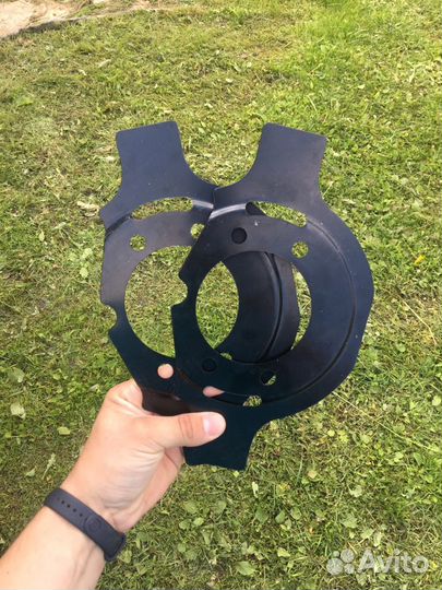 Пыльники передних тормозных дисков Murano Z51