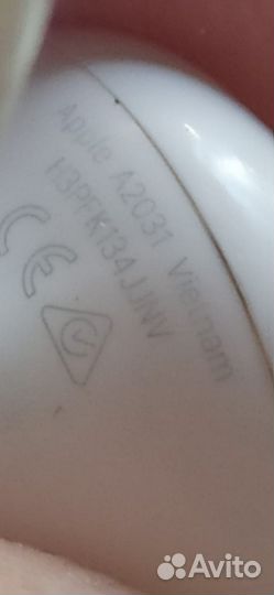 Продам наушники (левый), от айфона