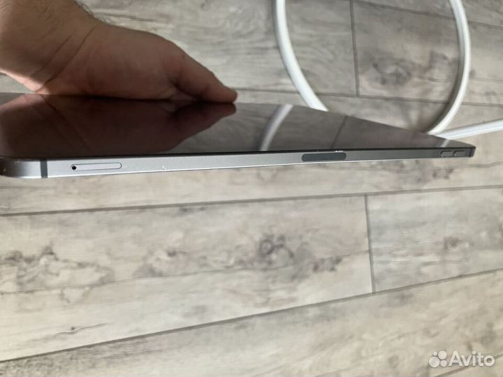 На запчасти iPad pro 11 / 2020 / не рабочий A2230