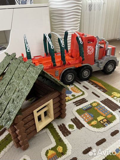 Грузовик лесовоз