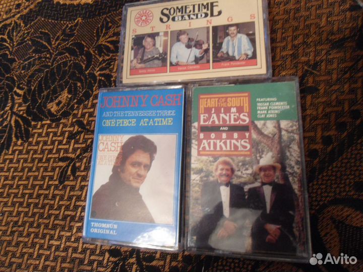 Аудиокассеты, кассеты с записью и VHS