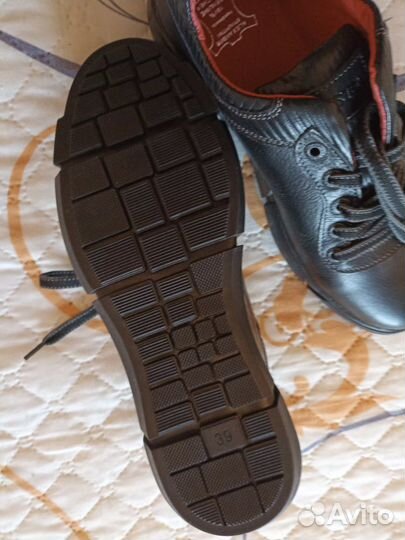 Кроссовки женские кожаные