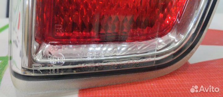 Фонарь в крышку багажника задний правый Nissan