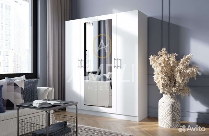 Шкаф с зеркалом в прихожую