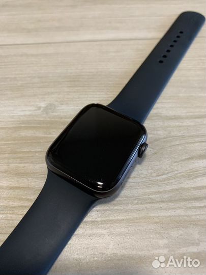 Apple watch se 44 mm 2020 оригинал