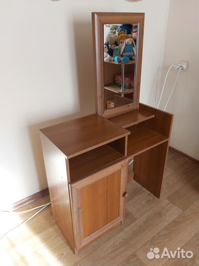 Туалетный столик зеркало в прихожую