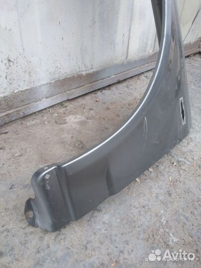 Крыло переднее левое priora