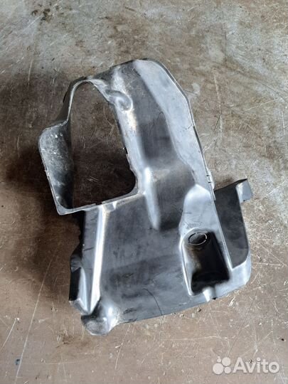 Кожух педали тормоза Mercedes W211