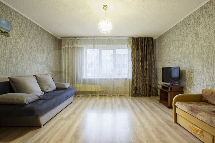 2-к. квартира, 45 м², 1/10 эт.