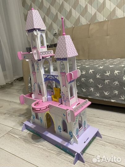 Большой кукольный домик