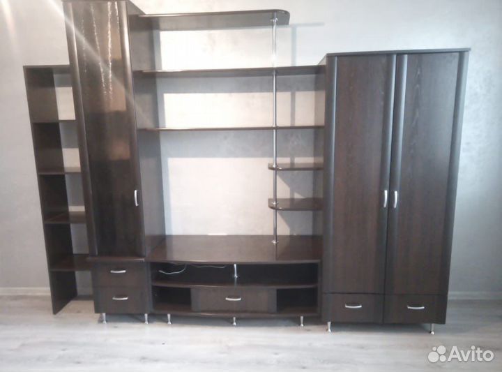 Стенка в гостиную